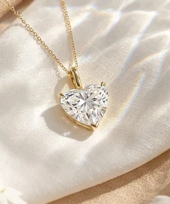 Alternative view of 1 Carat Heart Lab Grown Diamond Pendant