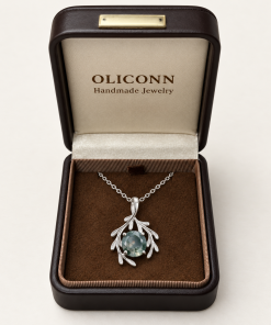 Botanical Embrace Moss Agate Necklace